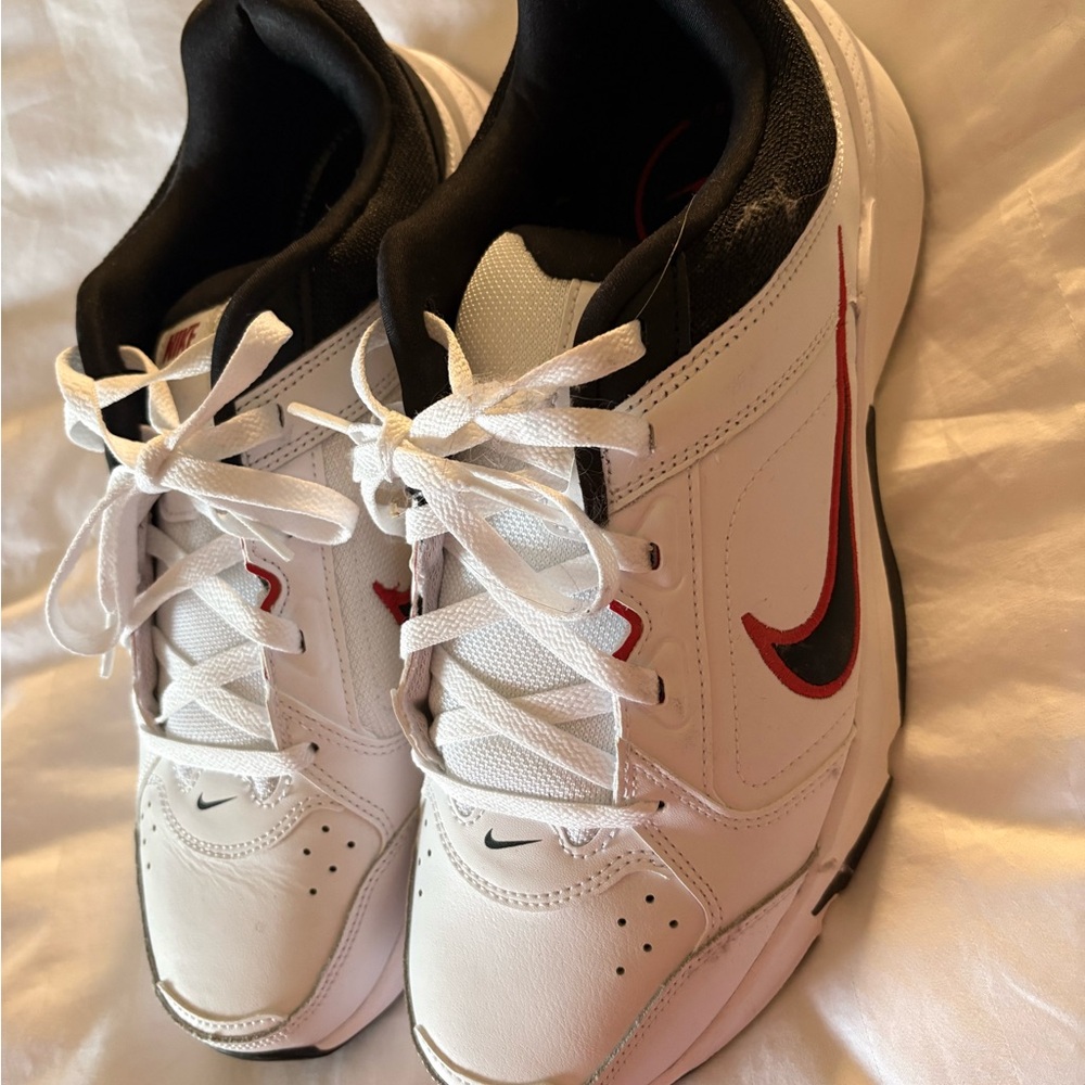 Nike Defy All Day Men’s Sneakers NWOT